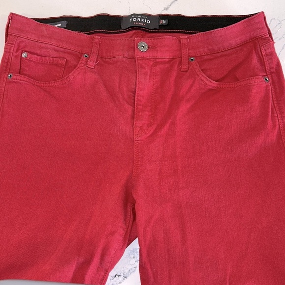 Torrid Premium Plus Sky High Skinny Jeans w/Rubber in Waistband Berry Red sz.16R - Picture 3 of 9